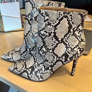 Cute Snakeskin Heeled Boot!